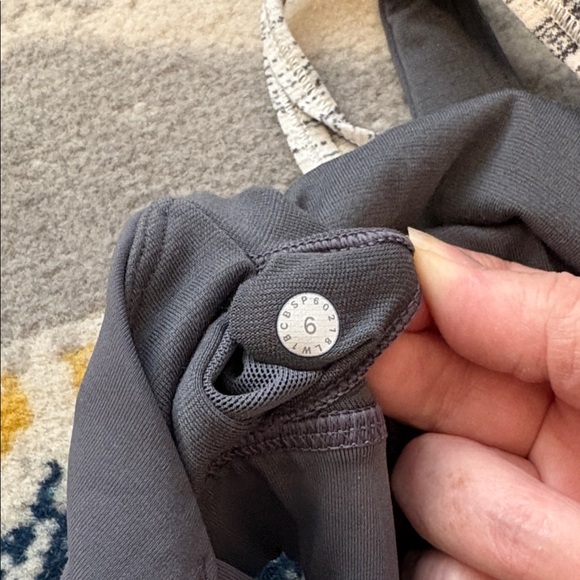 Lululemon Twist & Toil Tank - Heather Gray Size 6 - Picture 7 of 8